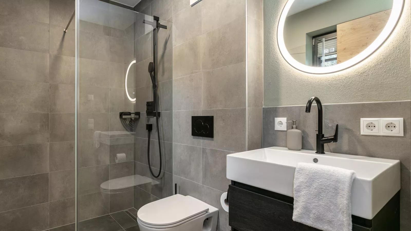 Tauernlodge Eben C4 - Badkamer