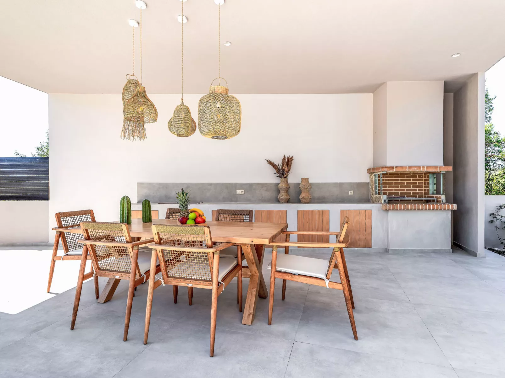 Ruby Paradise - Buiten