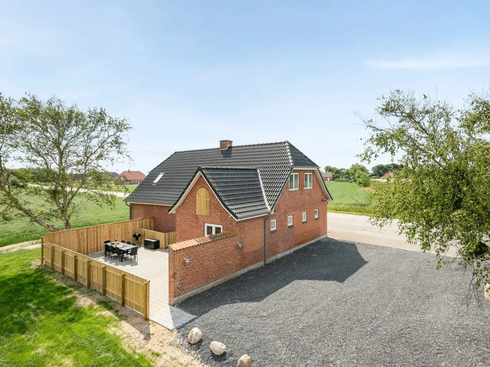 "Iina" - 13km from the sea - Buiten