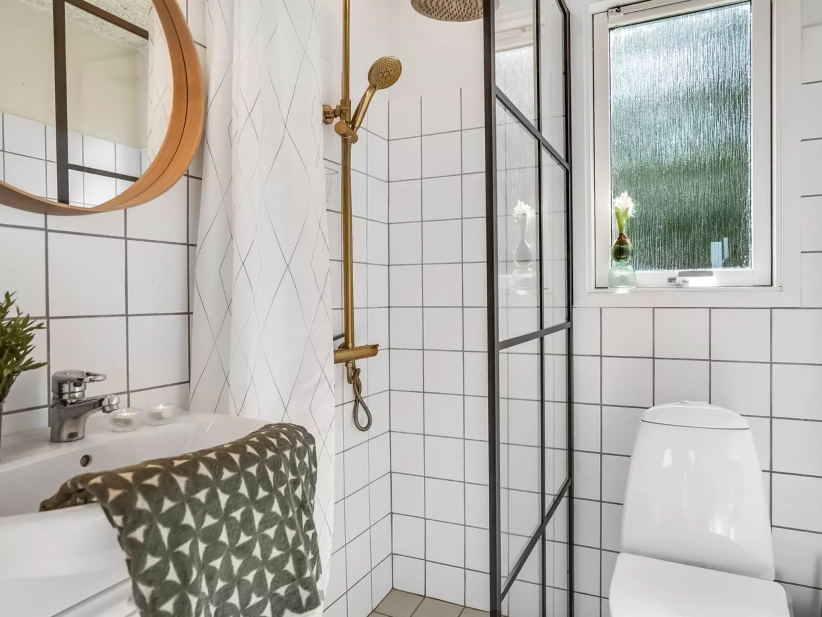 "Kanerva" - 100m to the fjord - Binnen