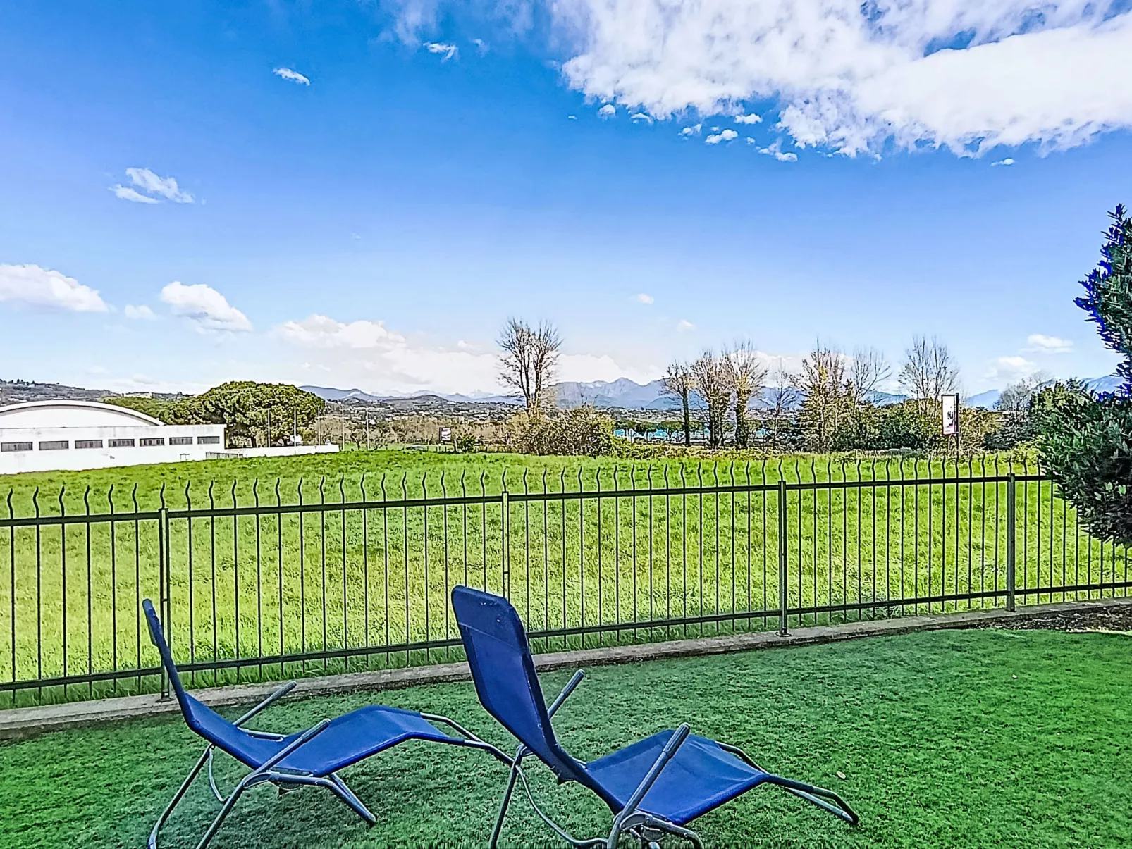 Parma House - Buiten