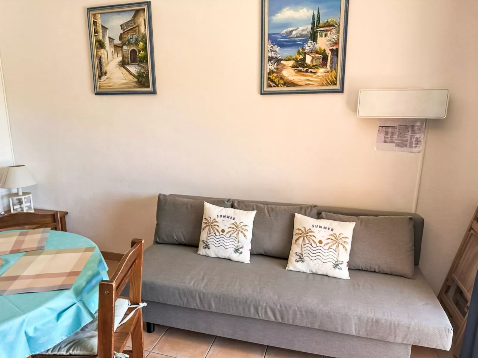 L'Amirauté - Binnen