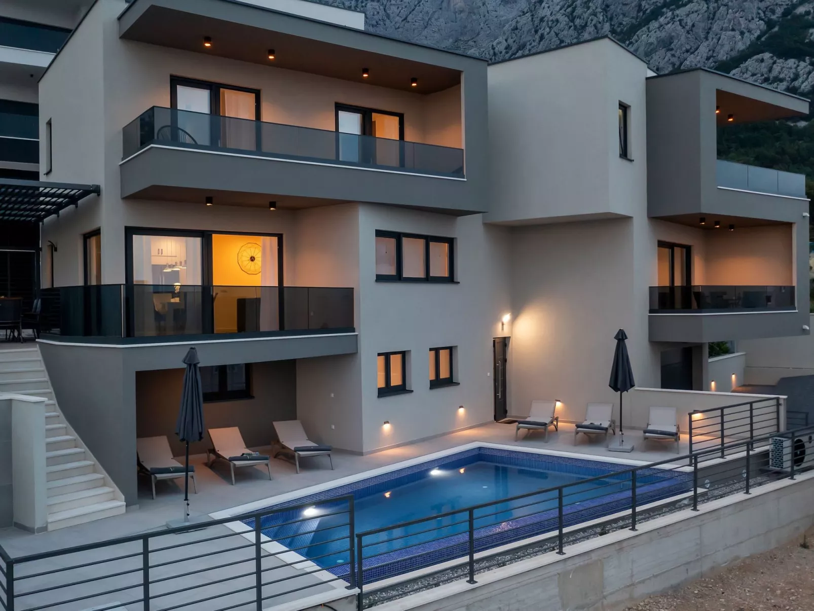 Villa Vip in Makarska mit beheiztem Pool und 4 Schafzimmern