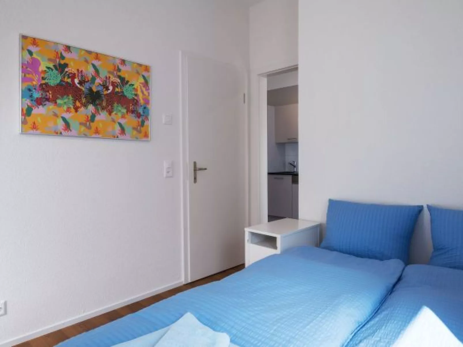 ZH Jaguar III - Altstetten HITrental Apartment