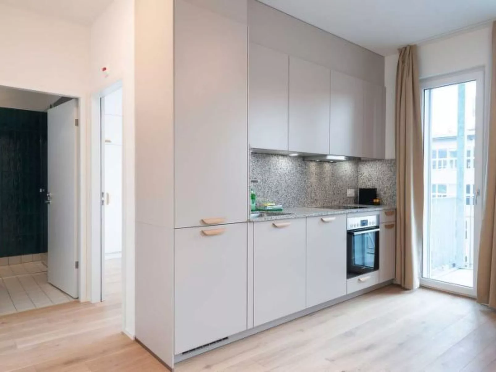 ZH Red 5 - Letzigrund HITrental Apartment