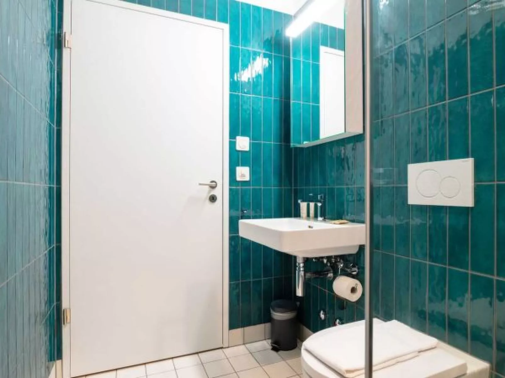 ZH Red 3 - Letzigrund HITrental Apartment