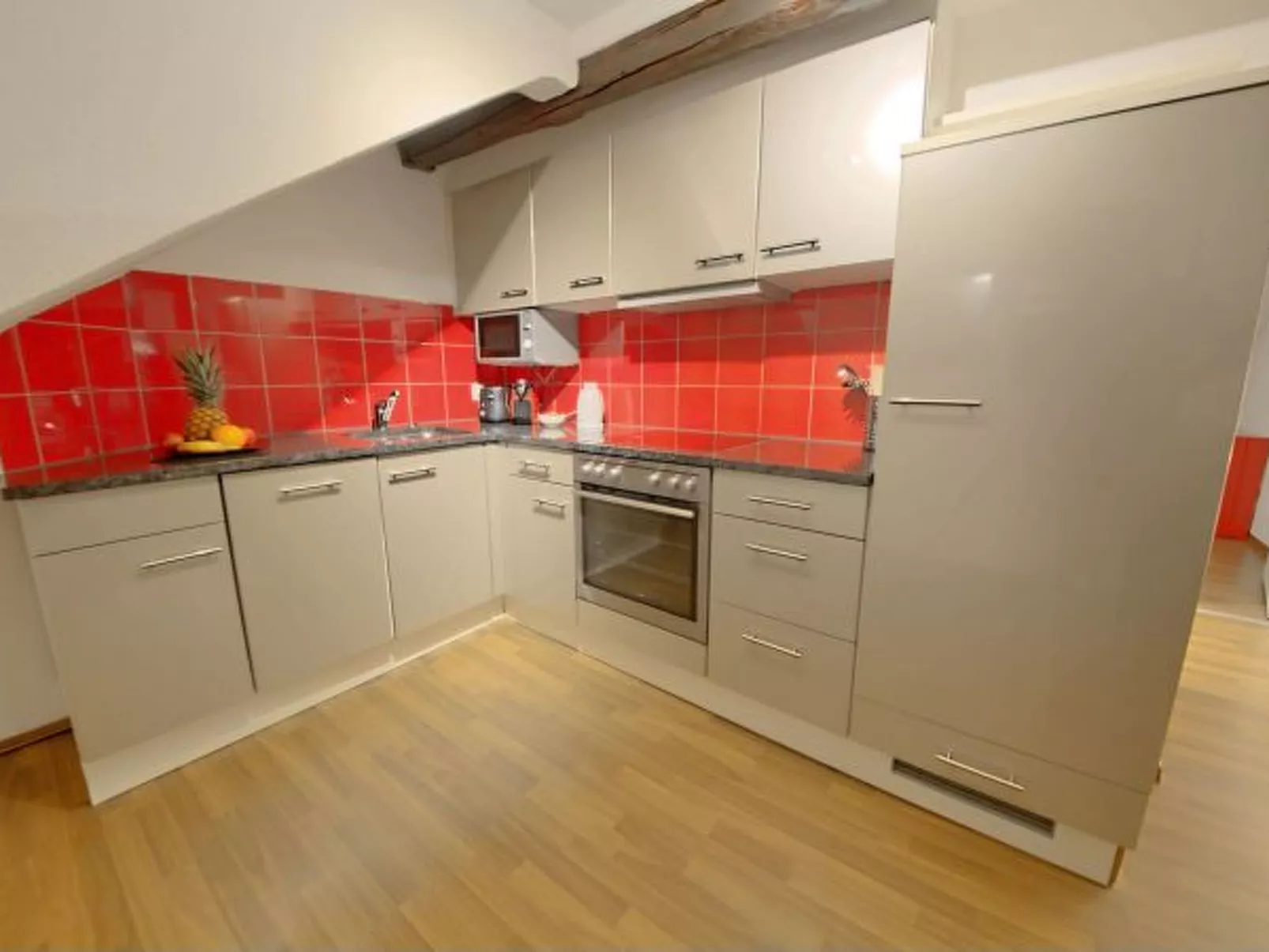 ZH Strawberry - Oerlikon HITrental Apartment