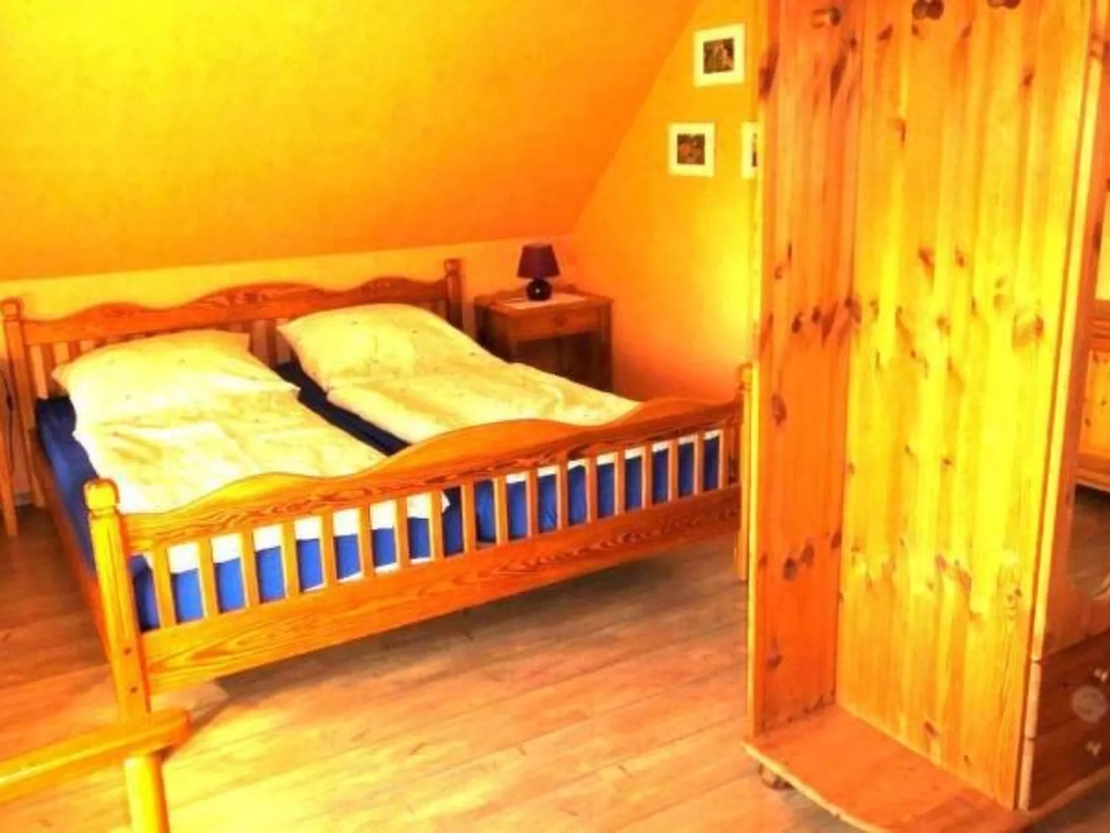 Wohnung in einem reetgedeckten Friesenhaus aus dem Jahr 1860