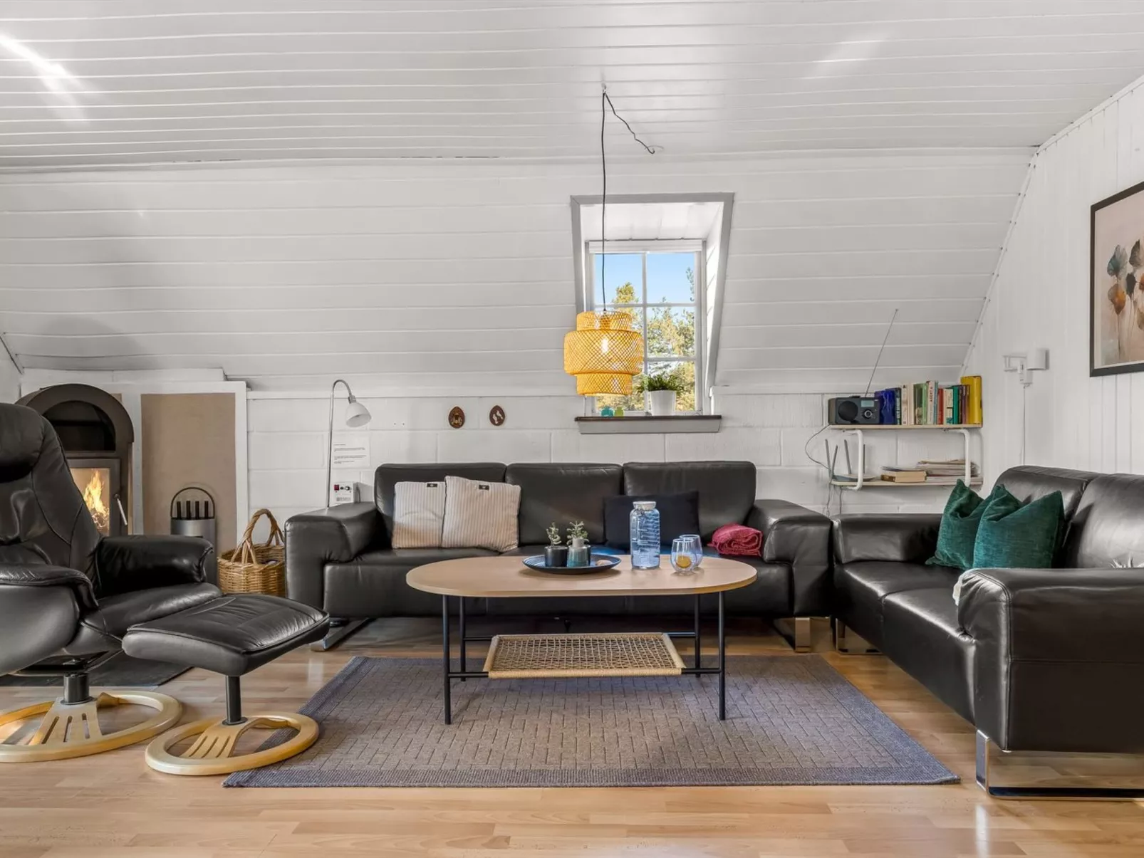 "Evelyn" - 2.8km from the sea