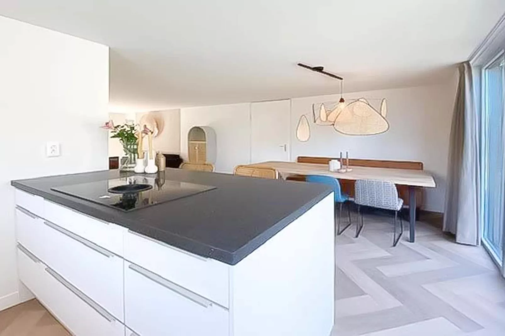 Hip in Sint Maarten - 79 - Eetkamer