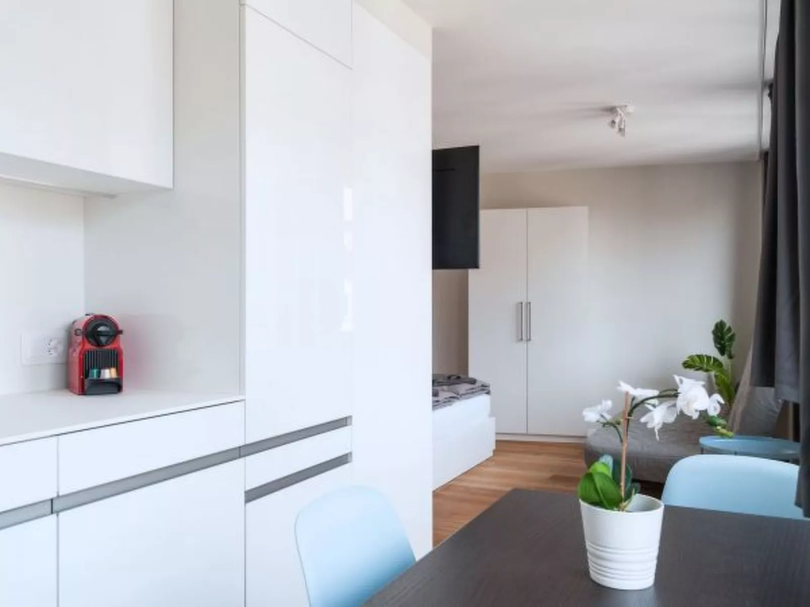 BS Picasso I - Marktplatz HITrental Apartment - Binnen