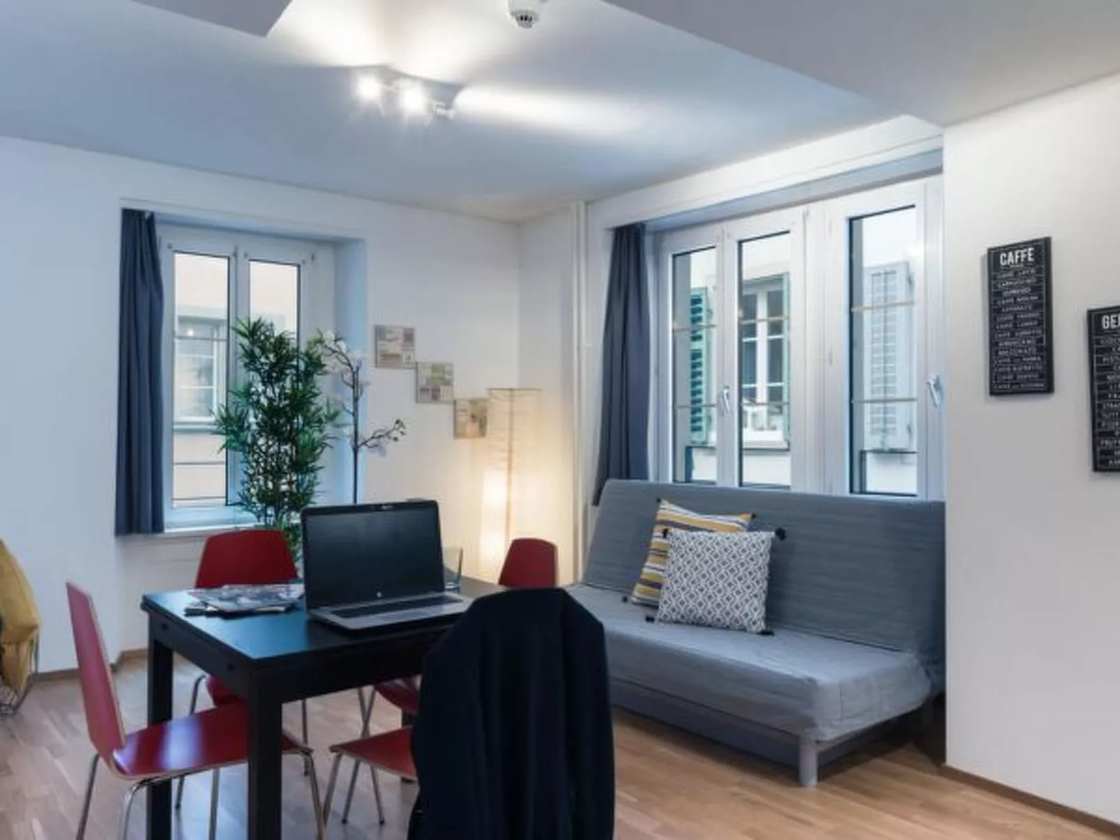 LU Venus ll - Old Town HITrental Apartment - Binnen