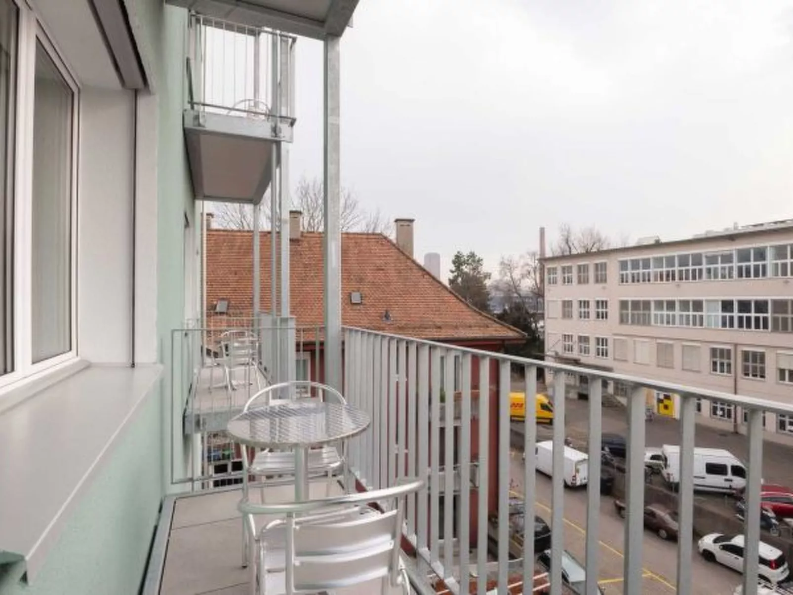 ZH Yellow 5 - Letzigrund HITrental Apartment - Buiten