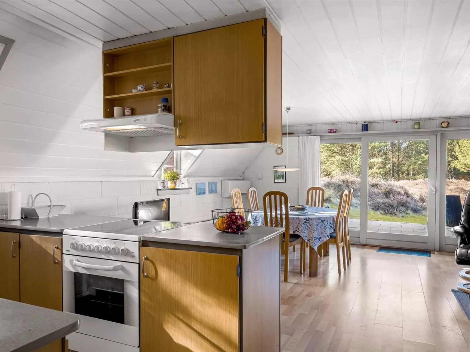 "Evelyn" - 2.8km from the sea - Binnen