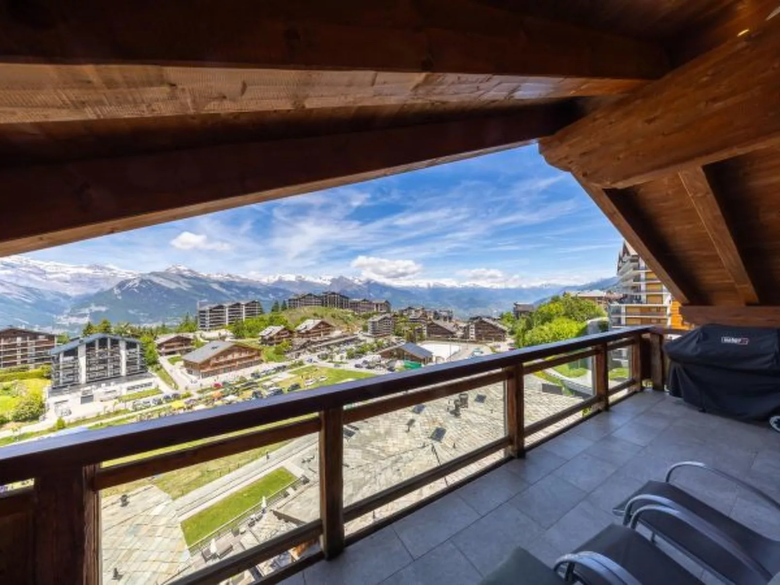 Montagnard 12 - Spa Access - Buiten