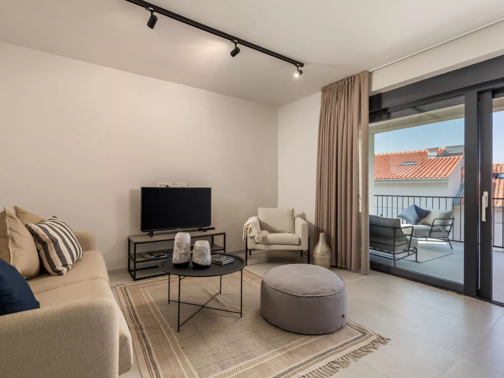 "Sunrise" mit Pool - Image-tags.info