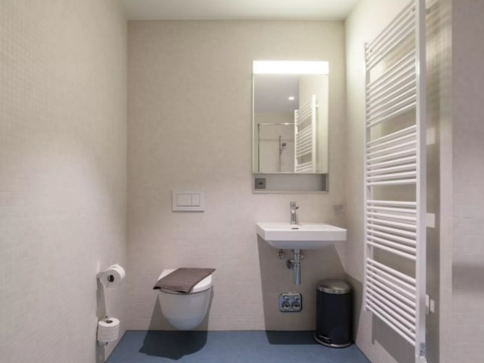 BS Picasso I - Marktplatz HITrental Apartment - Binnen
