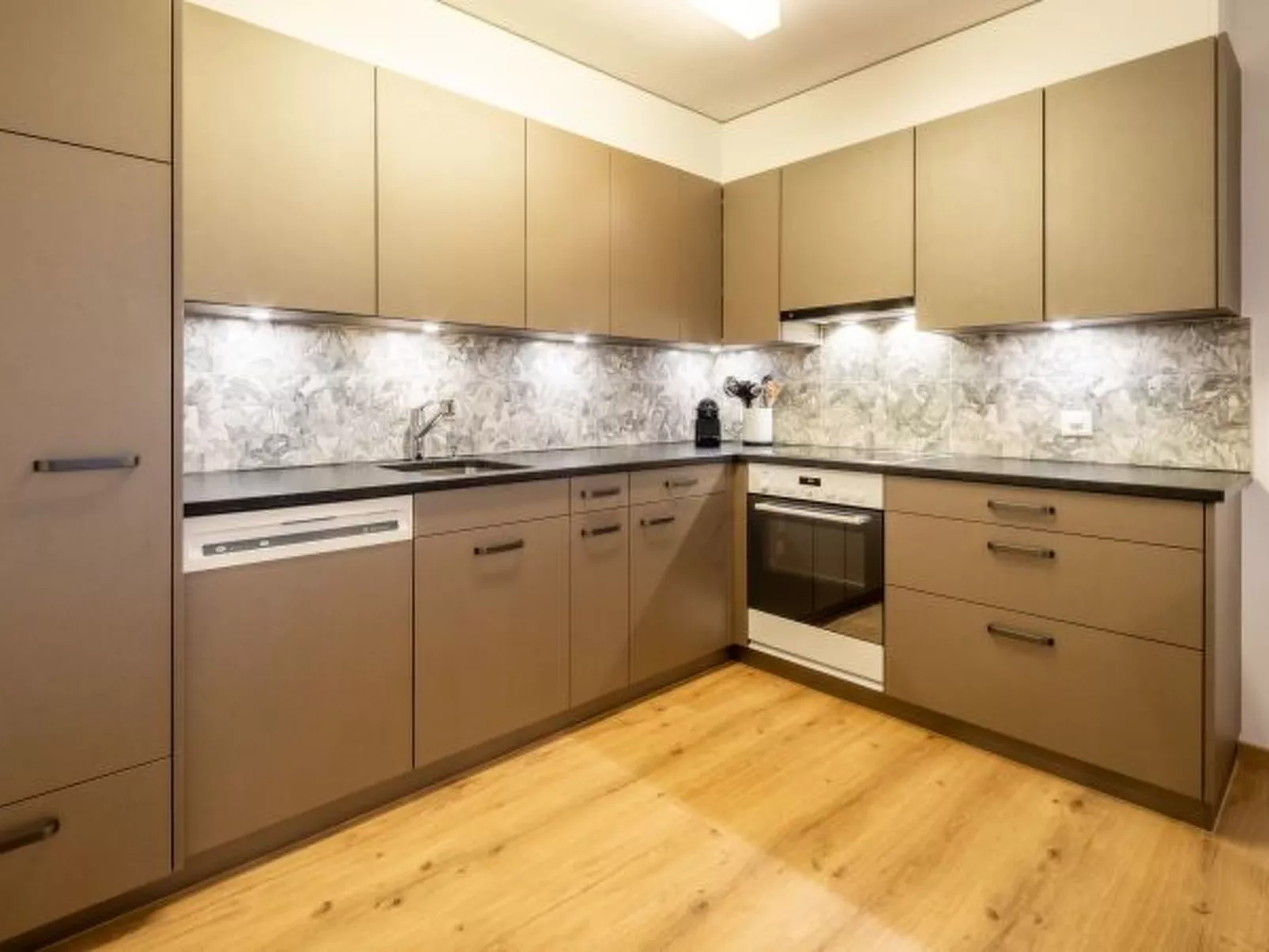 Val Signina 3-28 - Binnen