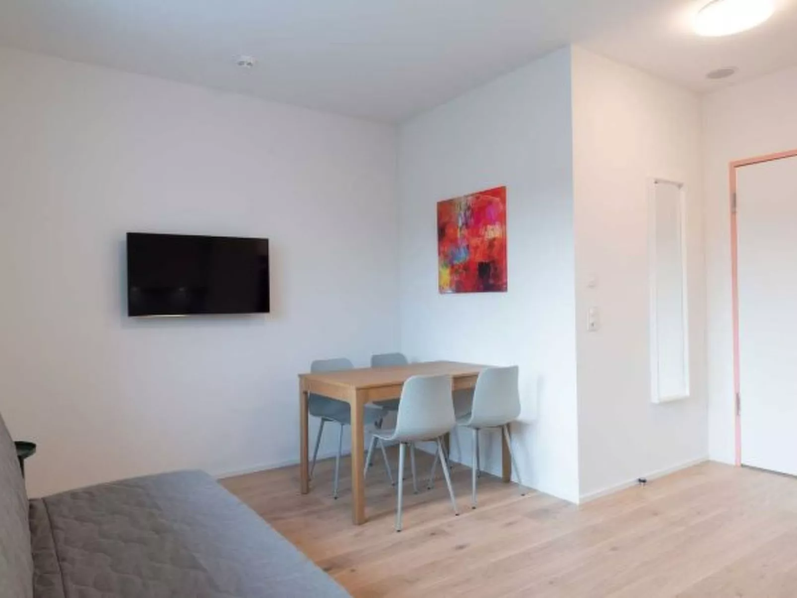 ZH Red 3 - Letzigrund HITrental Apartment - Binnen