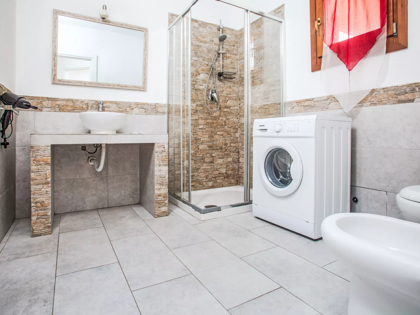 Luminoso trilocale eolo - Binnen