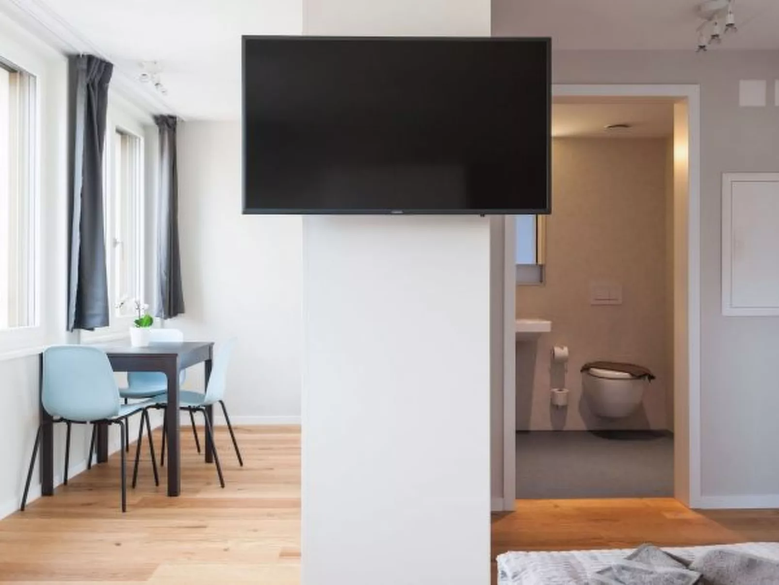 BS Picasso I - Marktplatz HITrental Apartment - Binnen