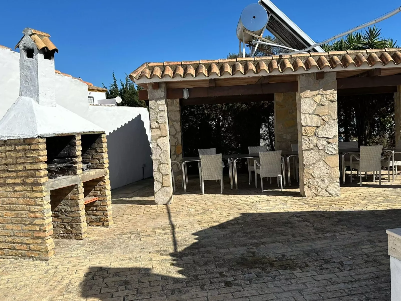 Gemütliches Ferienhaus für 8 Personen - Buiten