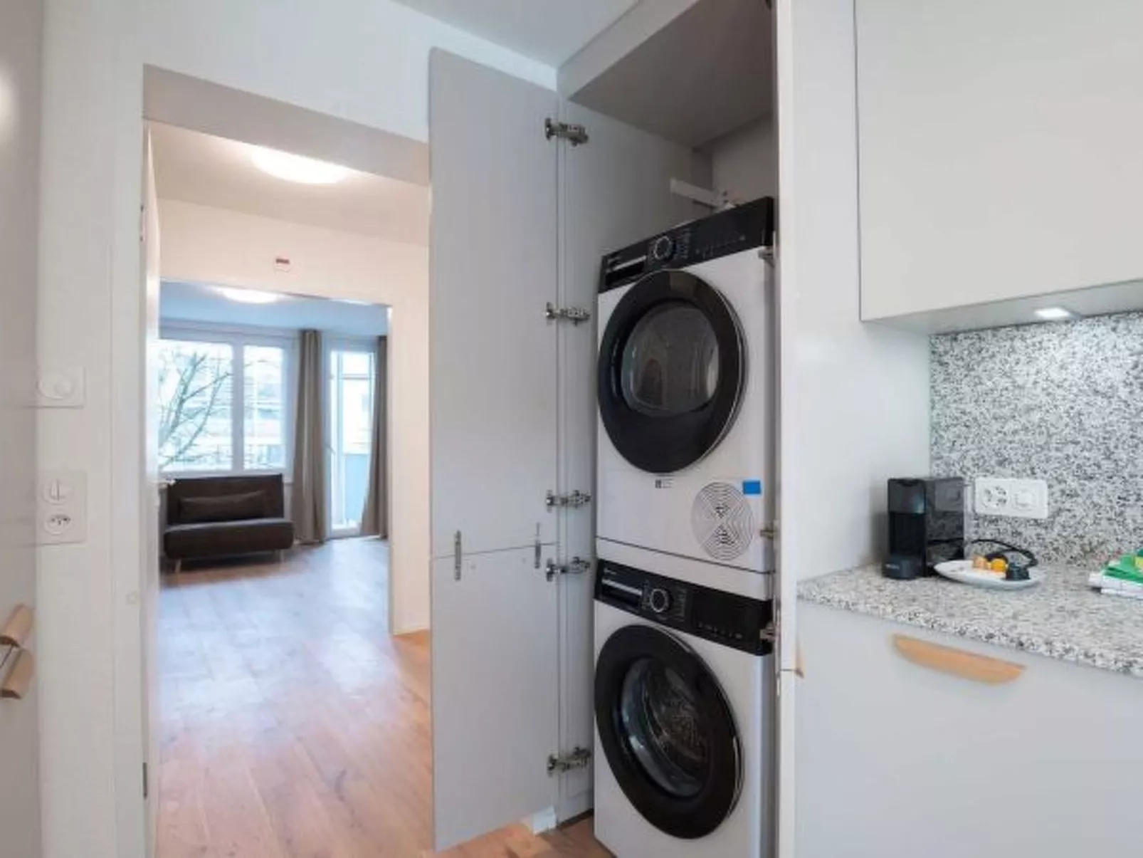 ZH Pink GF - Letzigrund HITrental Apartment - Binnen