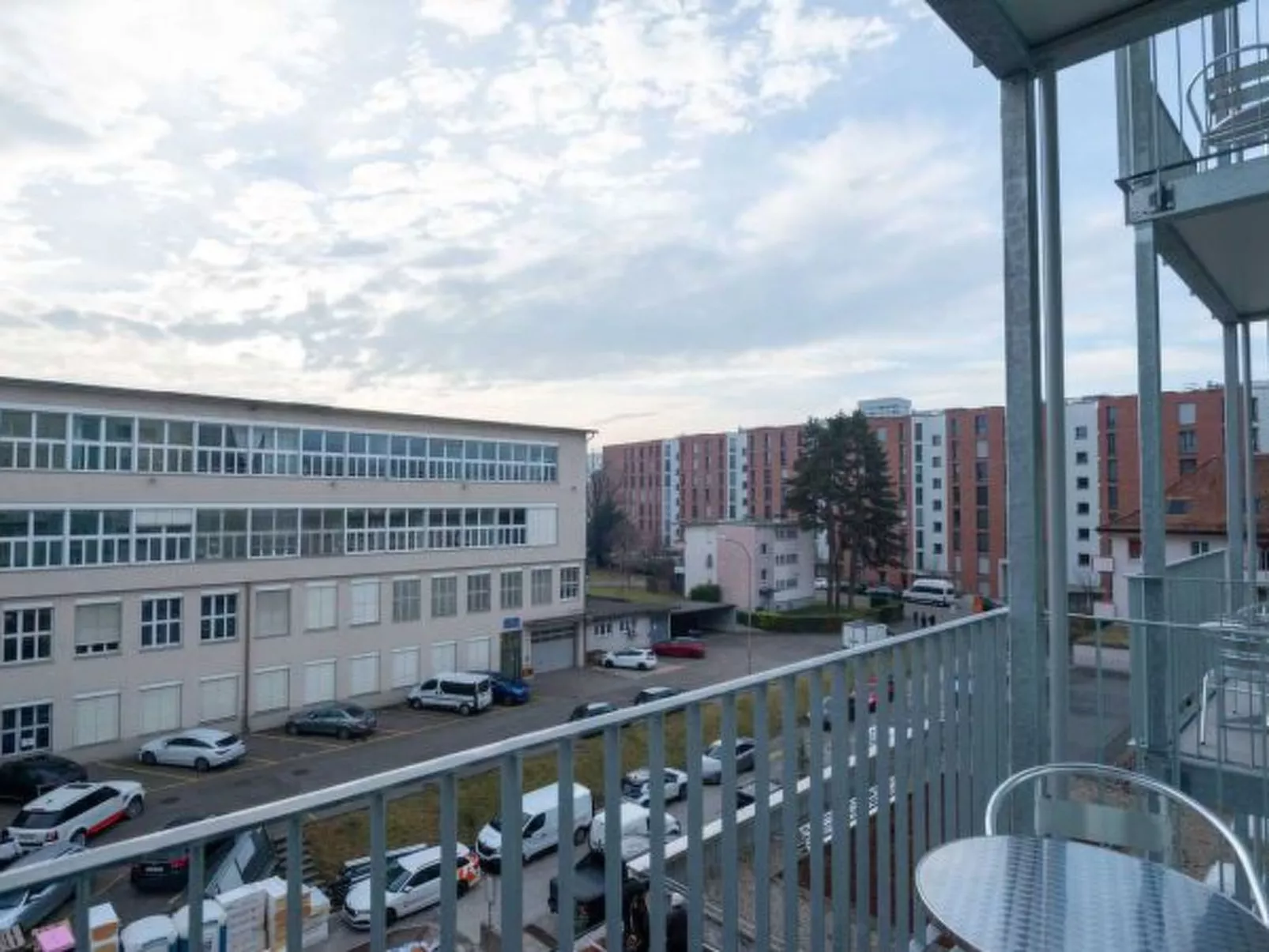 ZH Red 4 - Letzigrund HITrental Apartment - Buiten