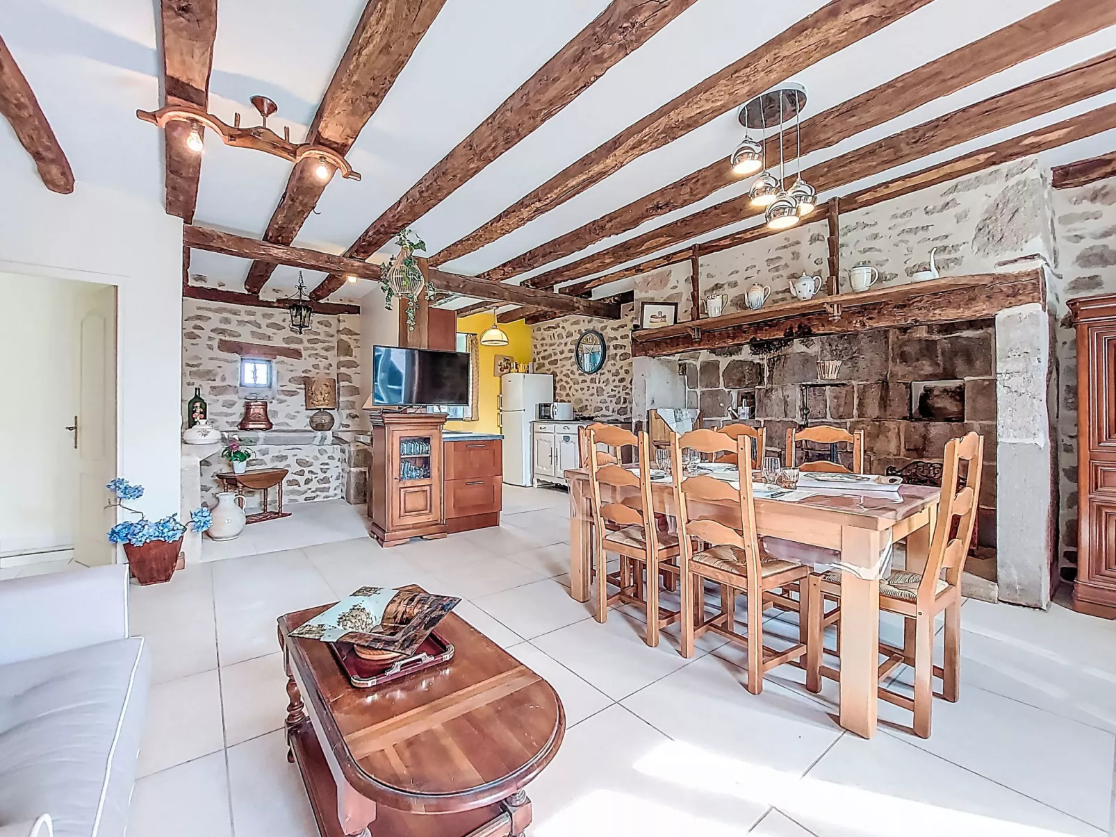 Gîte Saint Sauveur - Binnen