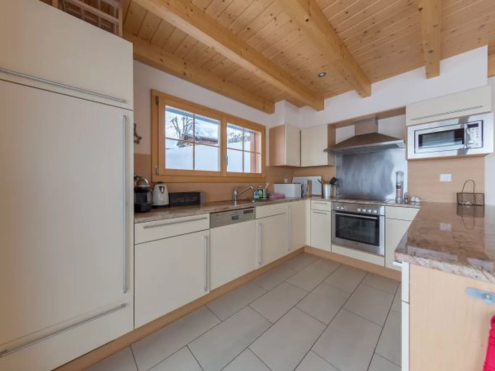 Chalet Nid Blanc wood burning hottub - Binnen