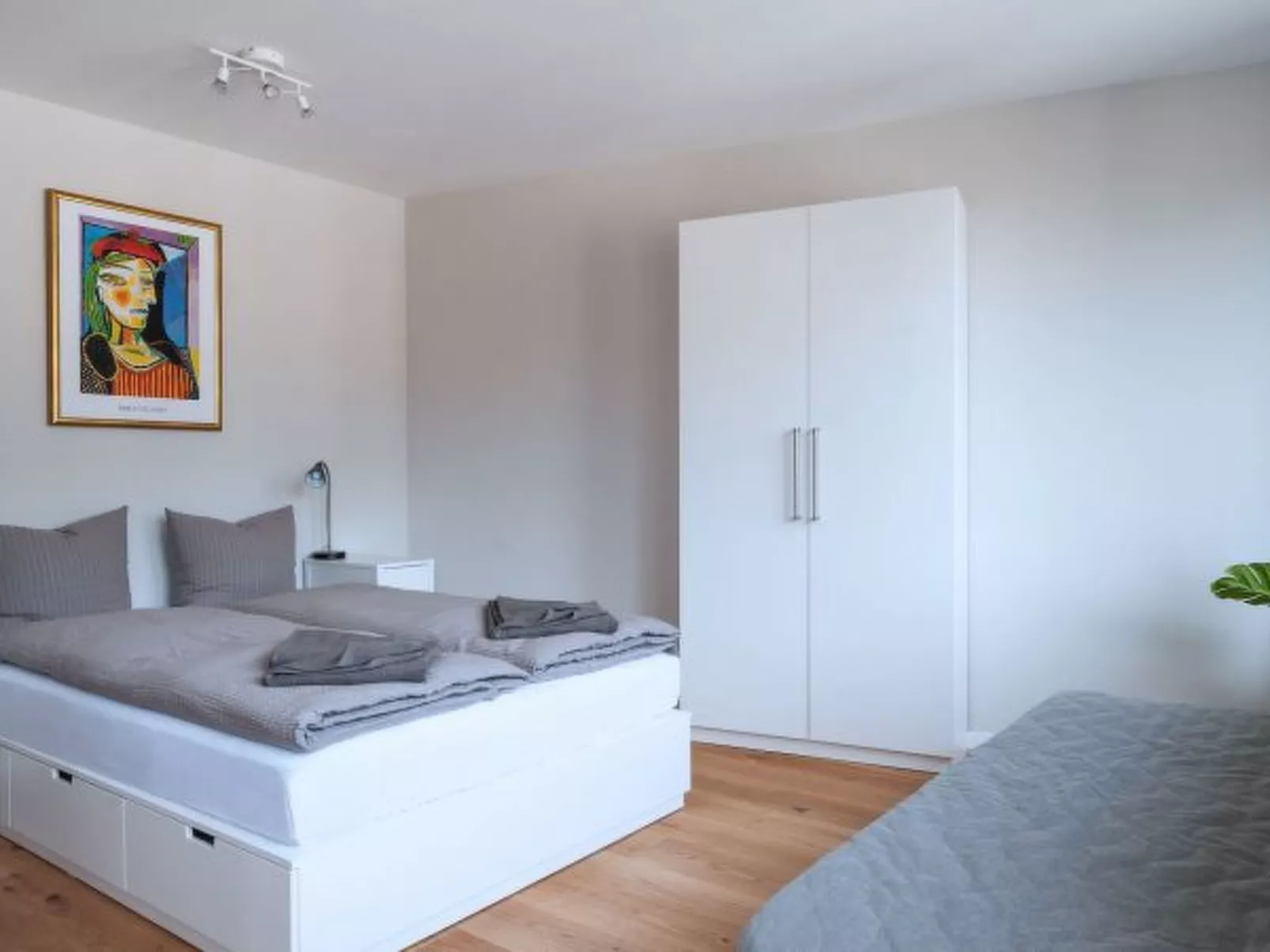 BS Picasso III - Marktplatz HITrental Apartment - Binnen