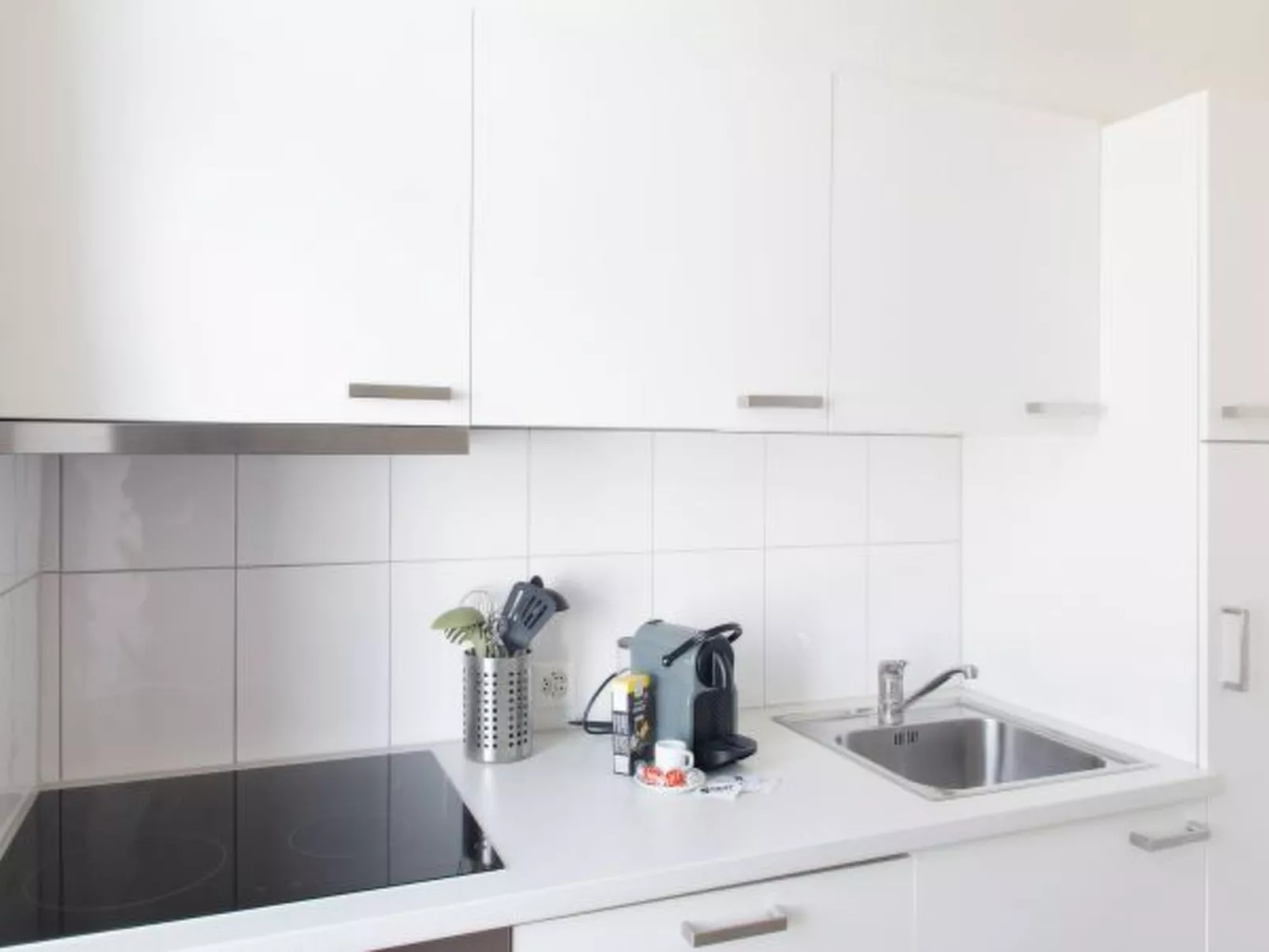 ZH Bellevue 3 - HITrental Seefeld Apartment - Binnen