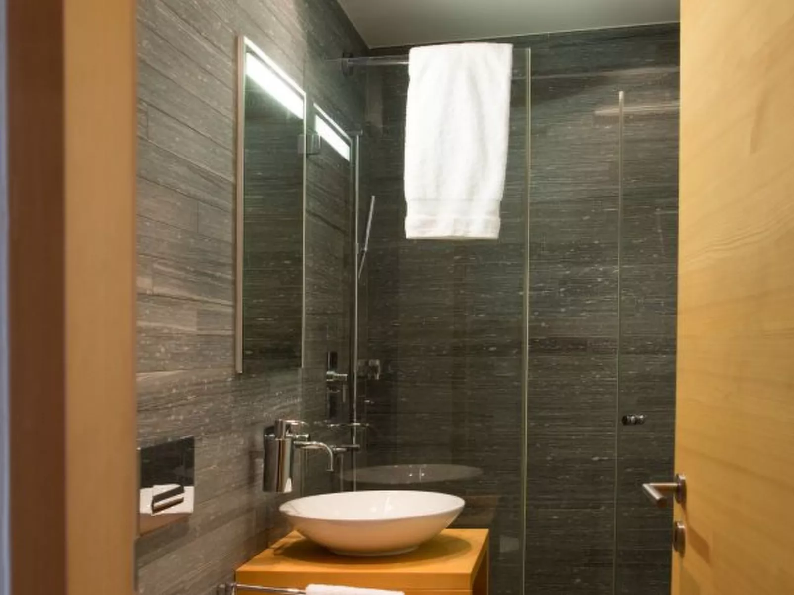 Valmala für 5 Personen und einem Familienhund mit eingezäuntem Garten - Binnen