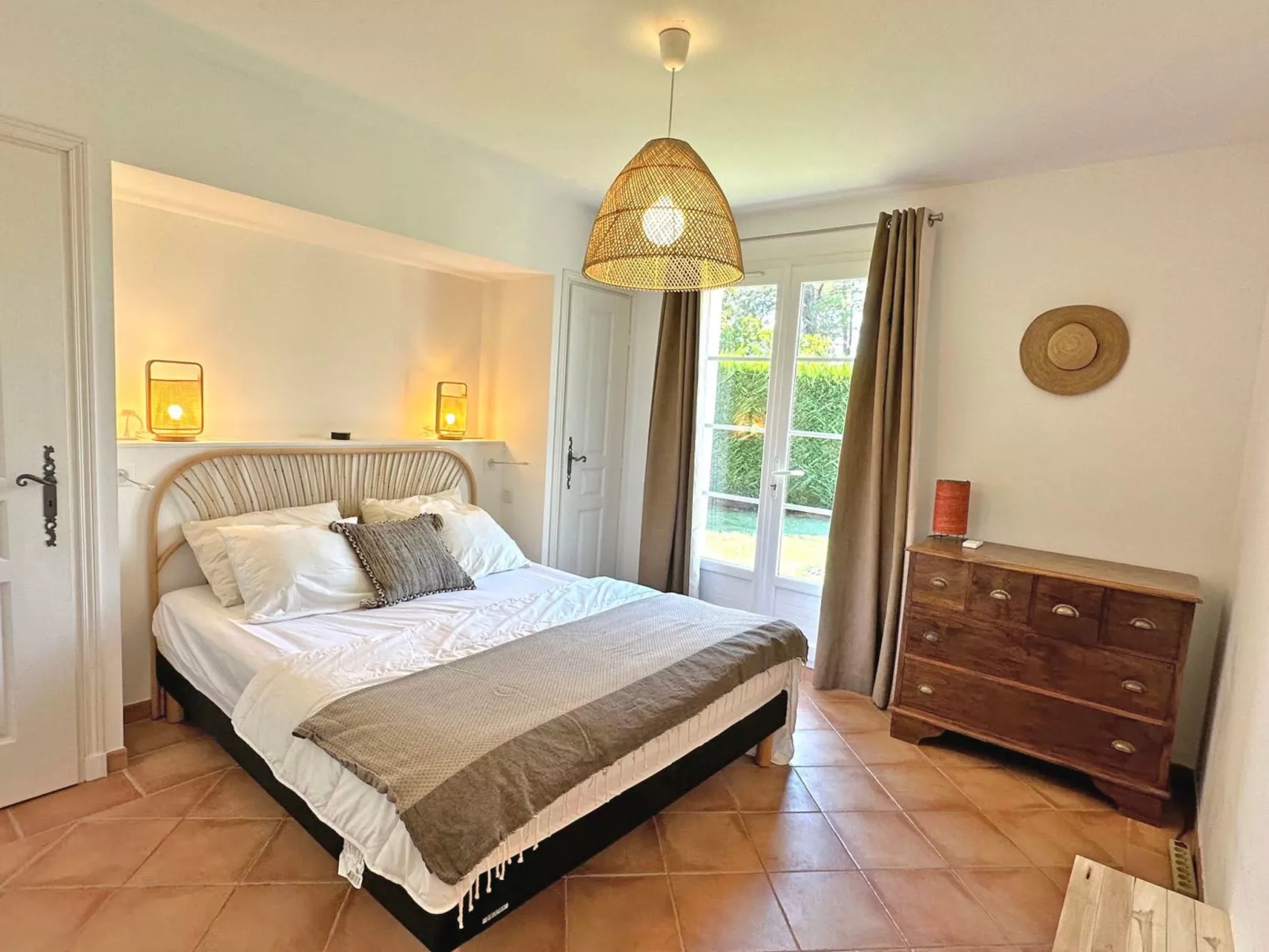 Villa T4 - 6 Personen - Privates Schwimmbad - WiFi - Klimaanlage - Sainte Maxim - Binnen