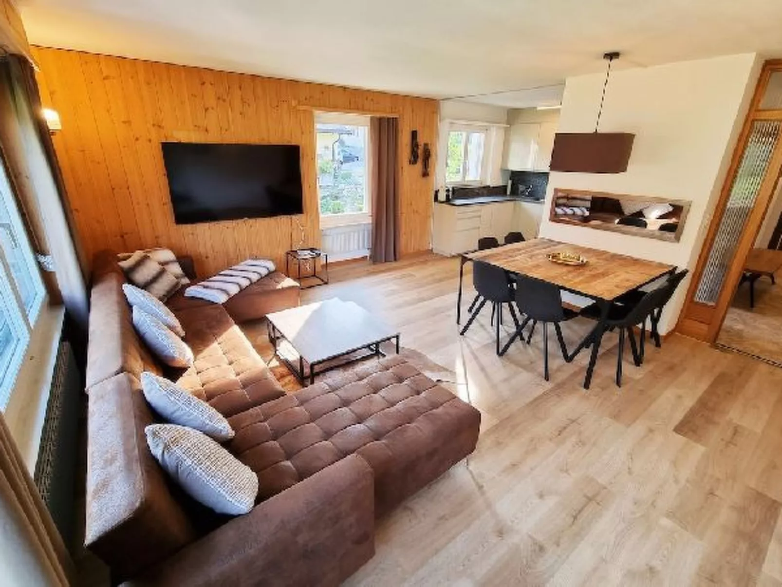 Alpine Retreat & Sauna - Binnen