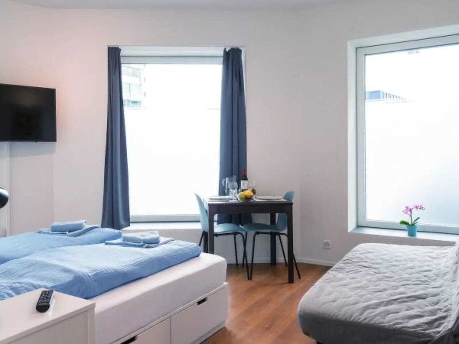 ZH Tiger - Altstetten HITrental Apartment - Binnen