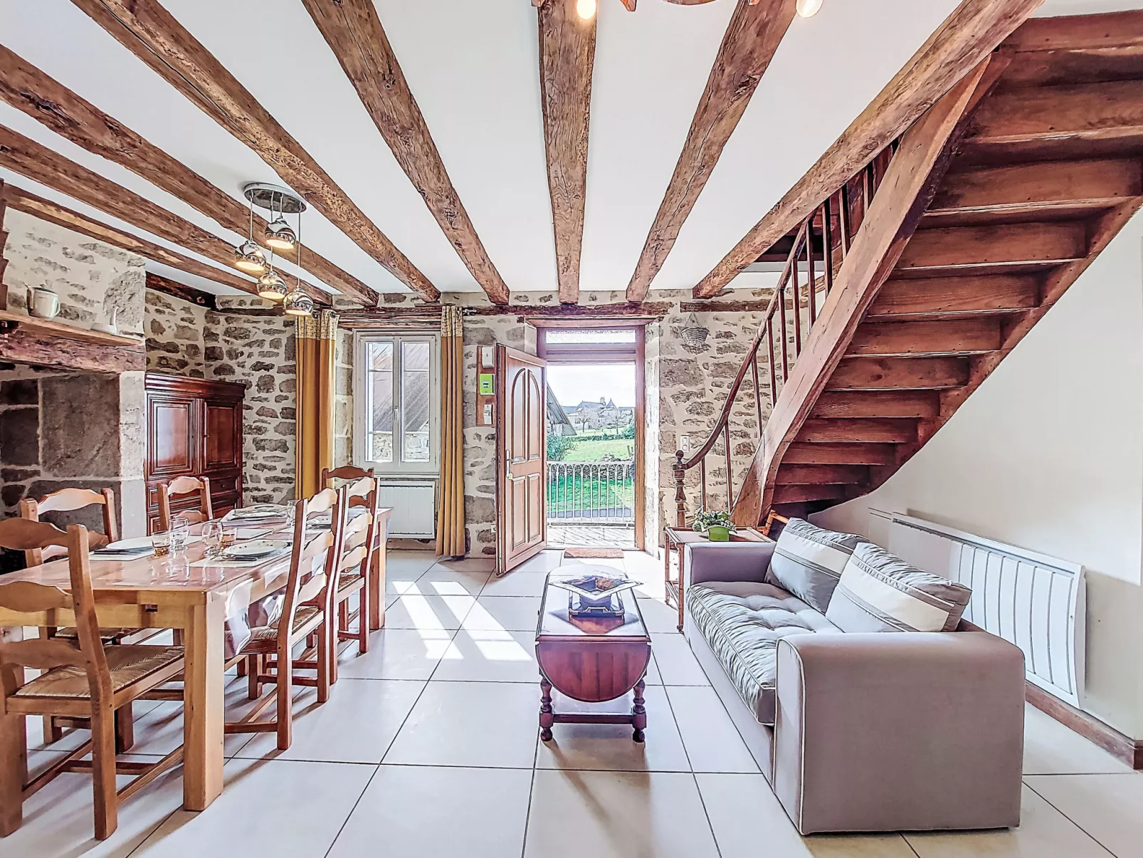 Gîte Saint Sauveur - Binnen