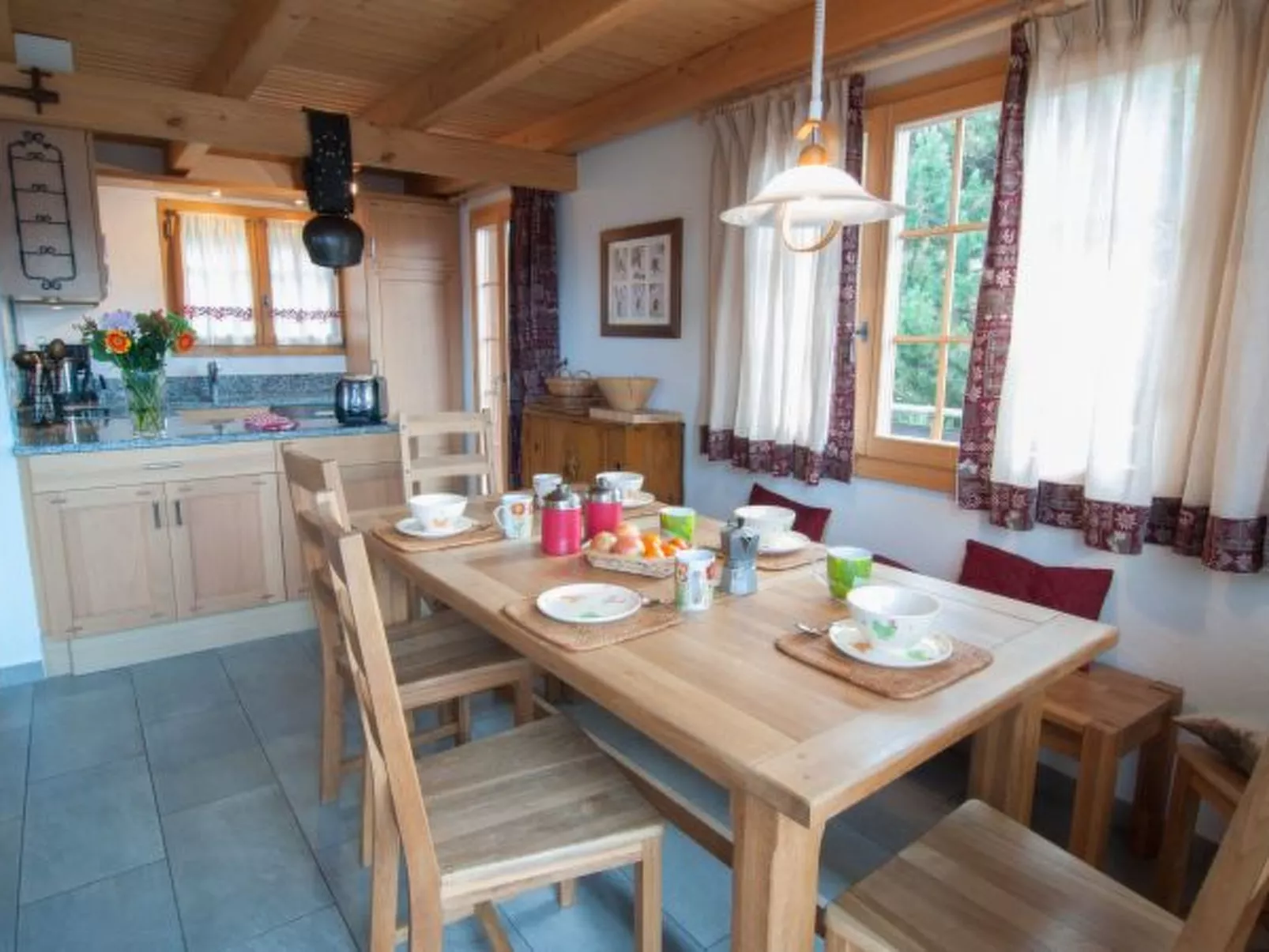 Chalet Lisa, ski-in/out, accessible by car - Binnen