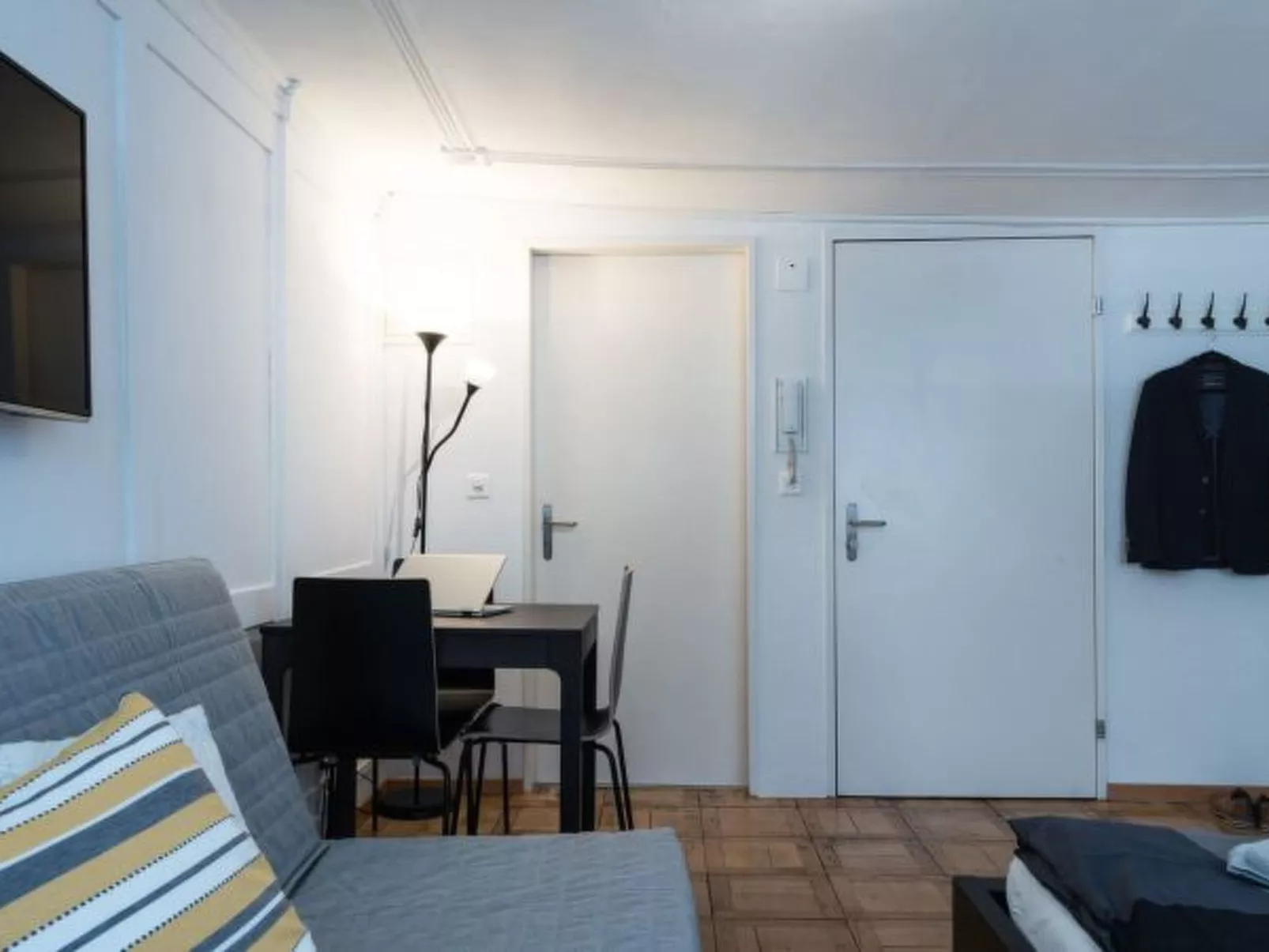 ZH Doerfli 1 - HITrental Apartment - Binnen