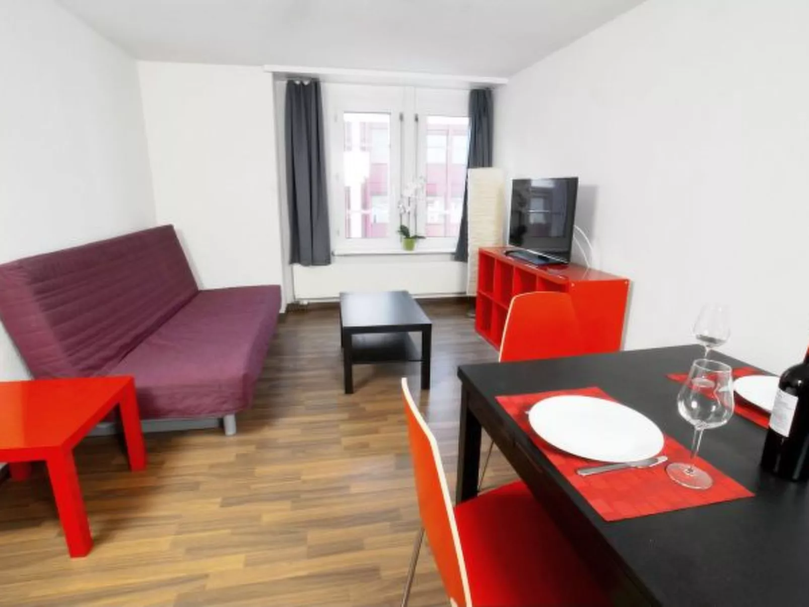 ZH Blueberry lV - Oerlikon HITrental Apartment - Binnen