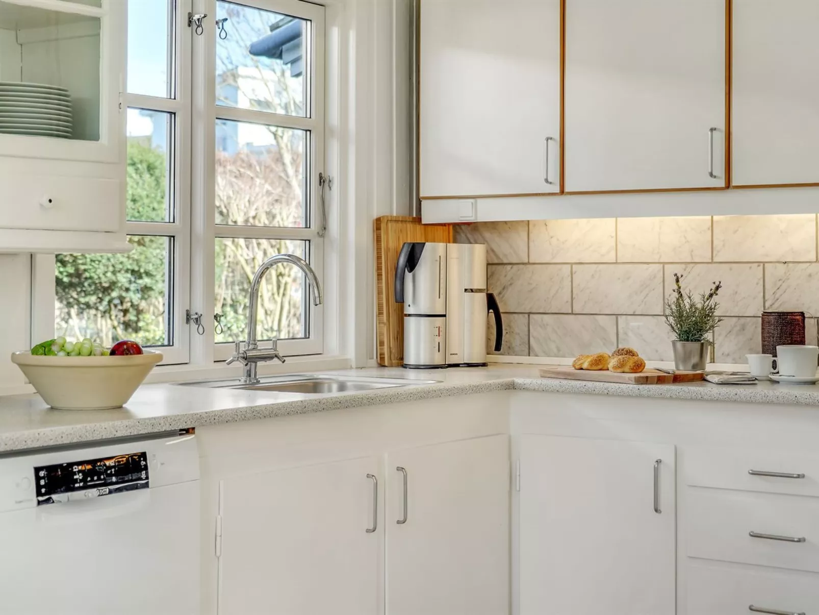 "Ghita" - 1.2km from the sea - Binnen