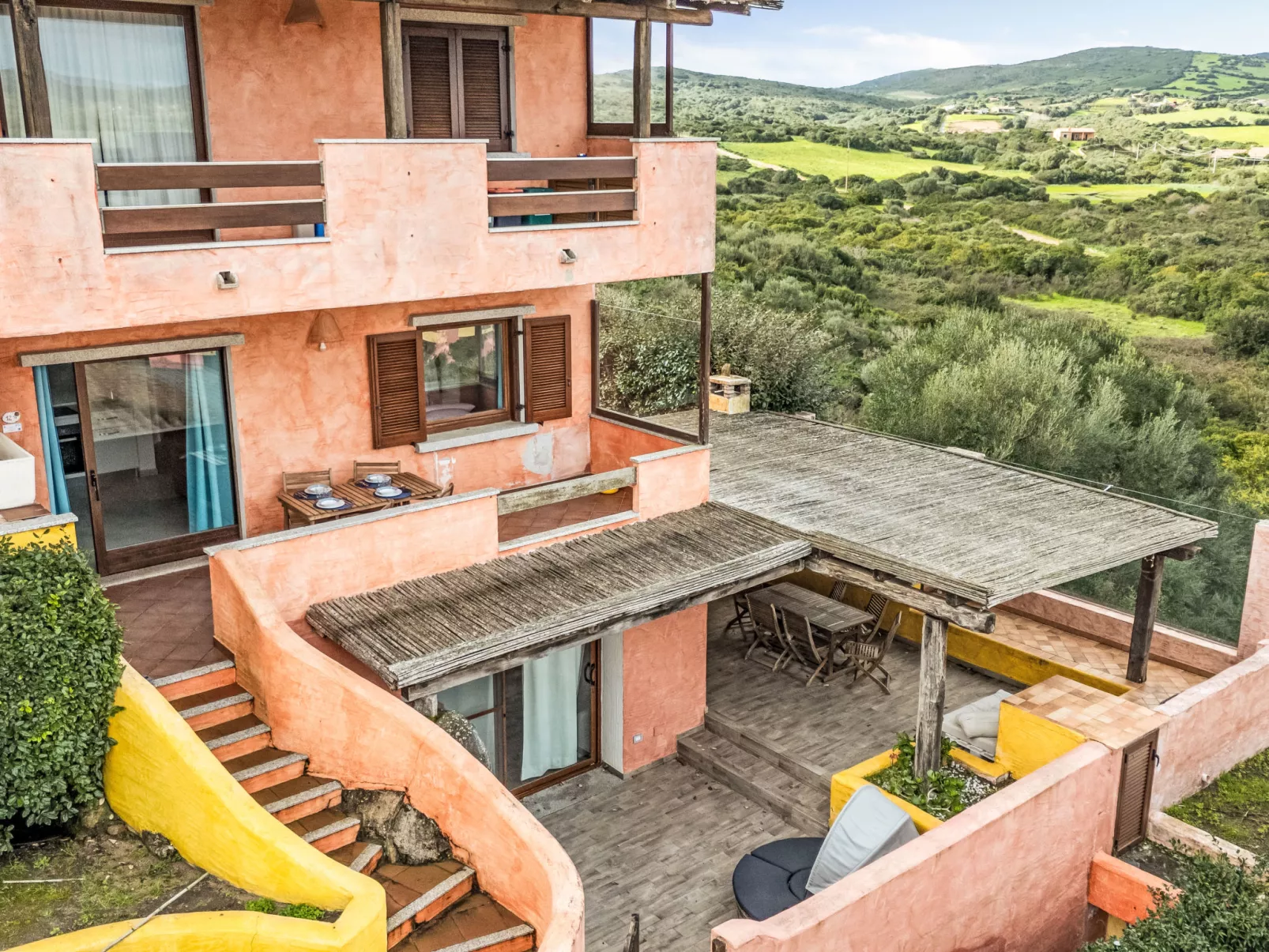 Luminoso trilocale eolo - Buiten