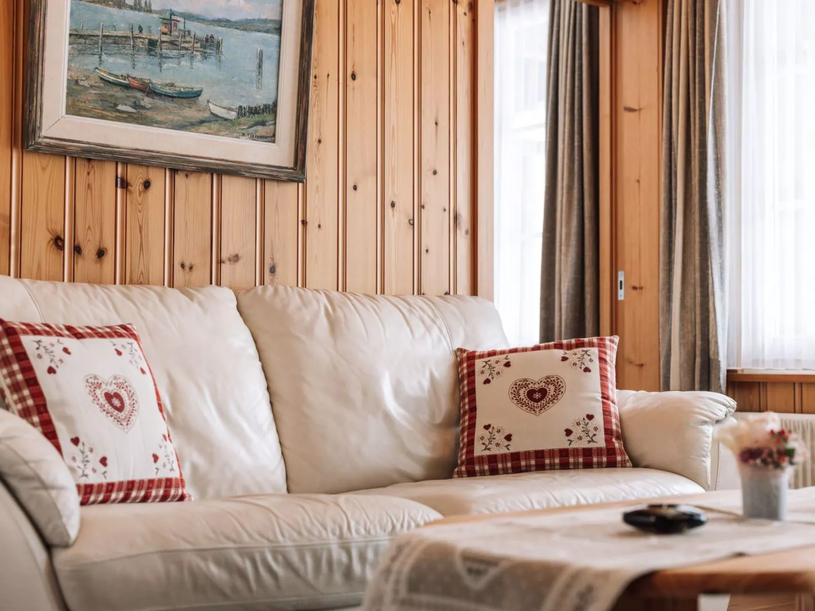 Hohturnen 2,5-Zimmer Wohnung - Binnen