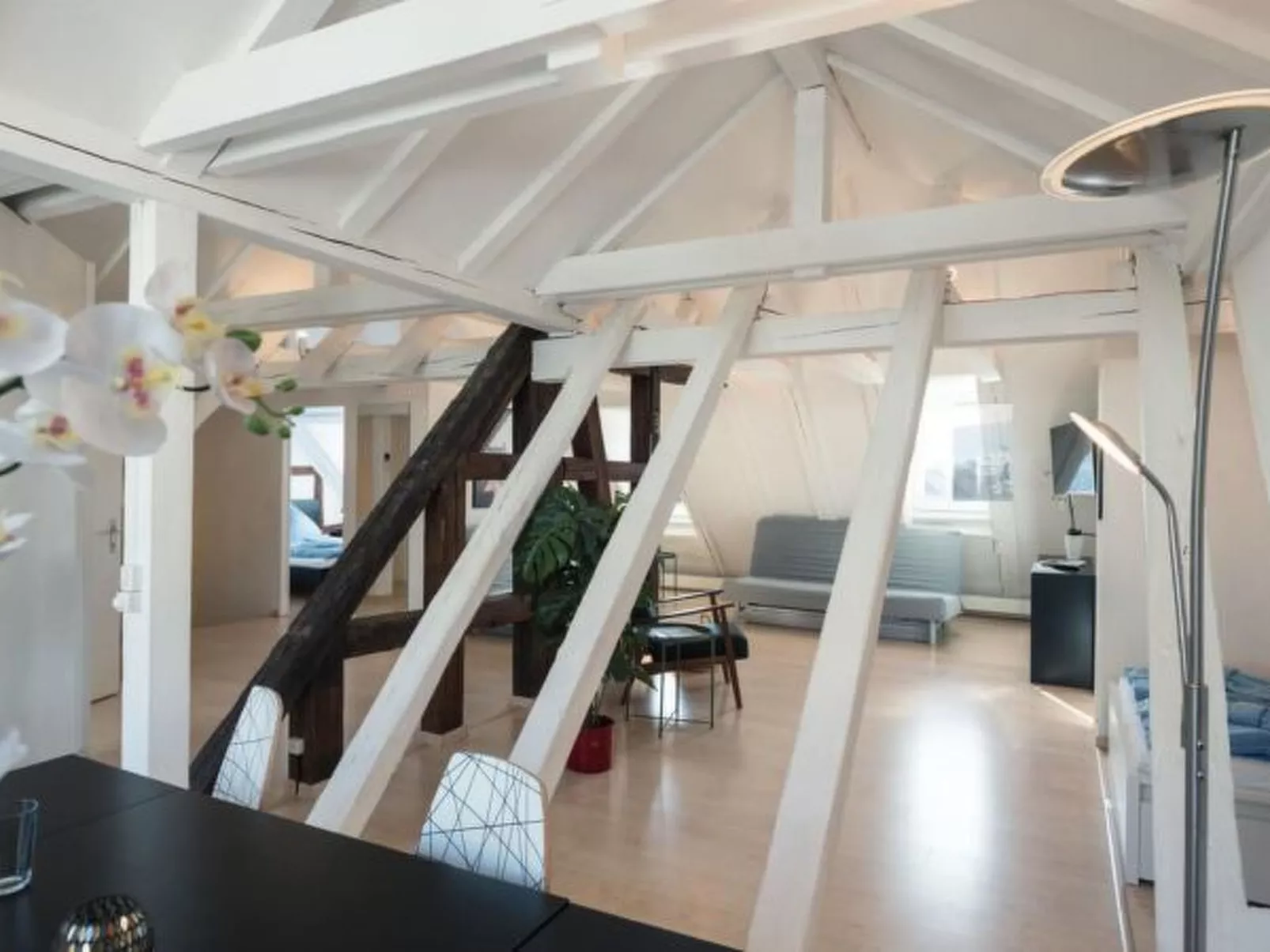 LU Sun IV - Chapel Bridge HITrental Apartment - Binnen