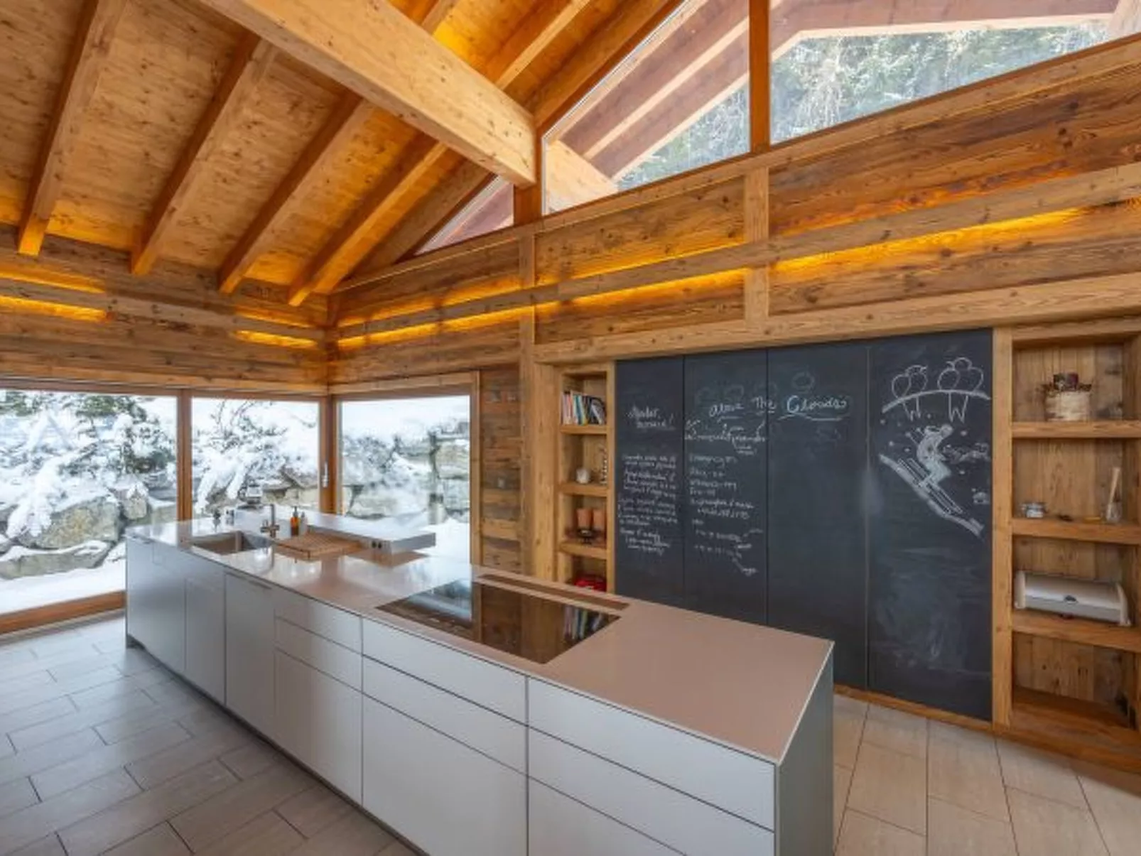 Above the Clouds - spacious chalet with great view - Binnen