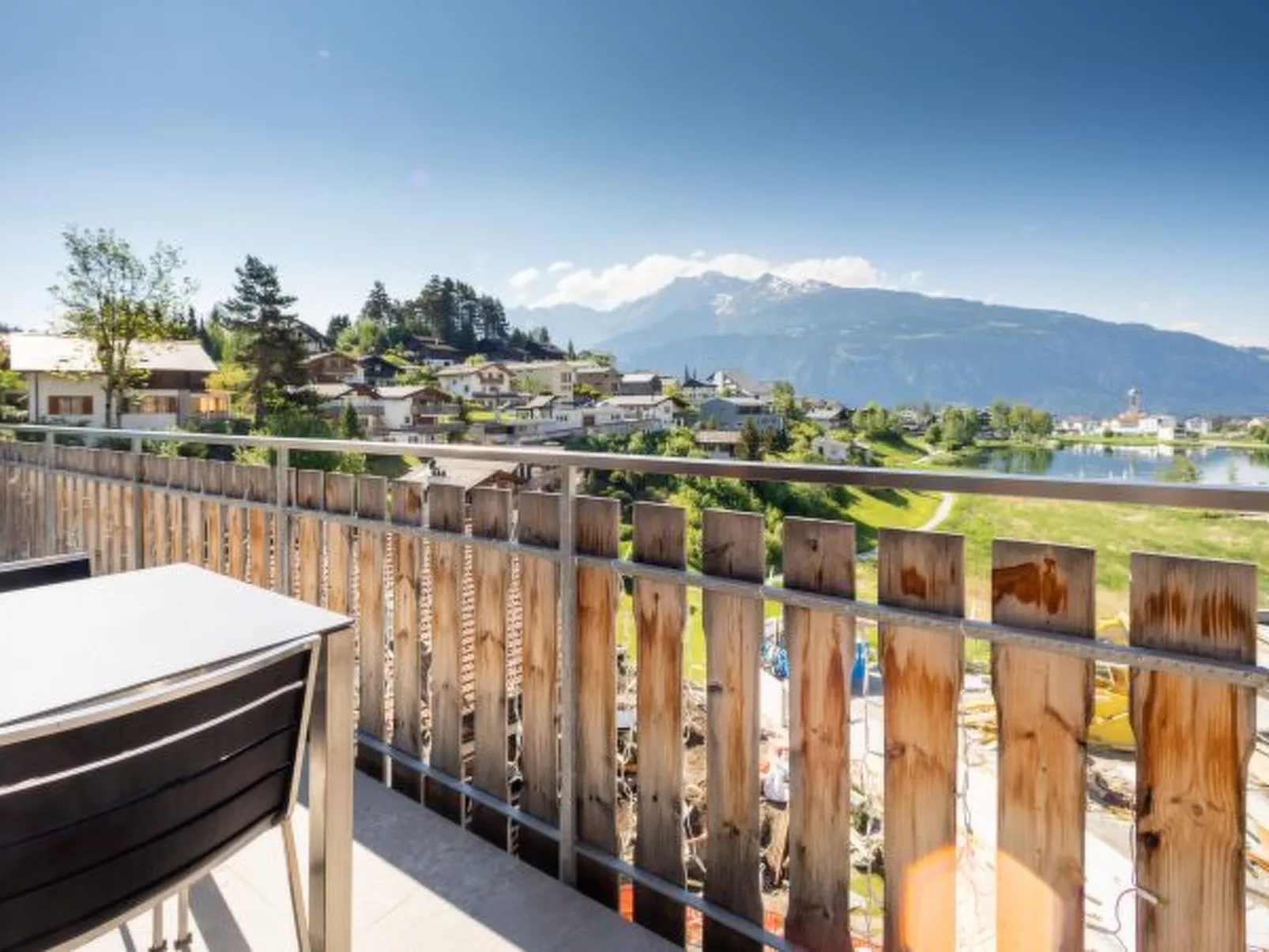 COCOON-LAAX - Buiten