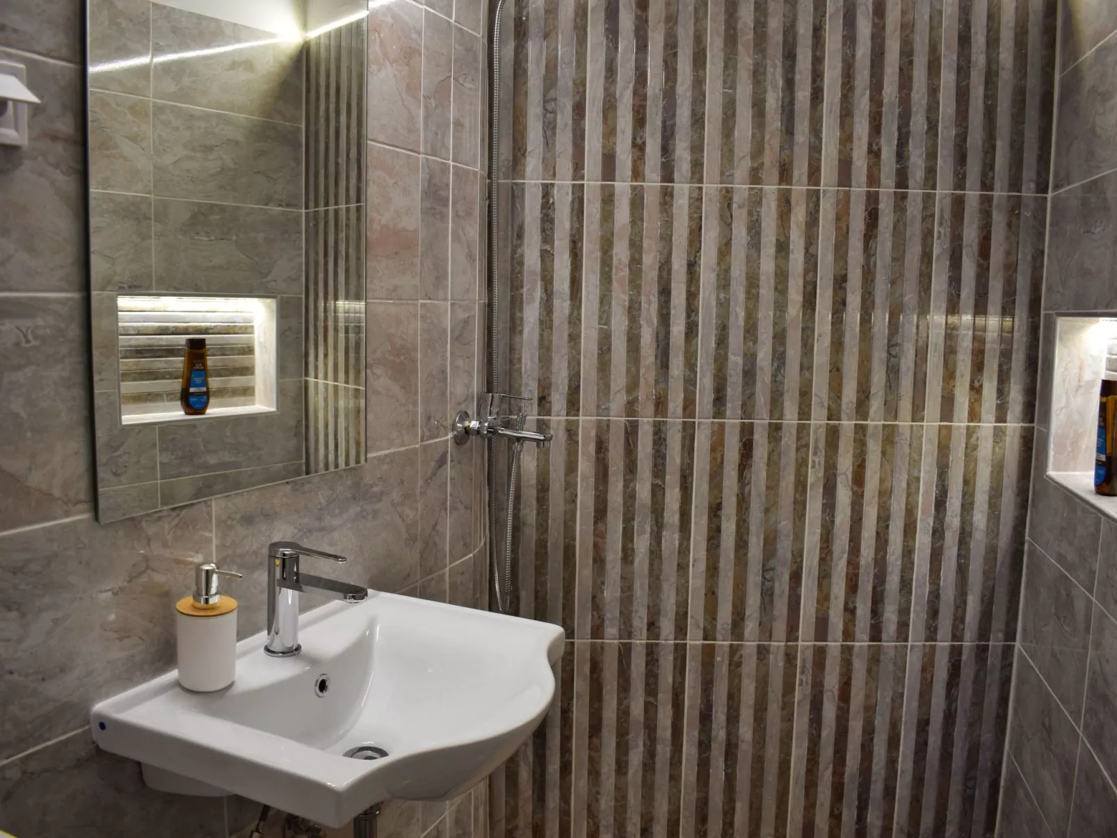 Athen Hauptbahnhof 4-Zimmer-Wohnung - Binnen