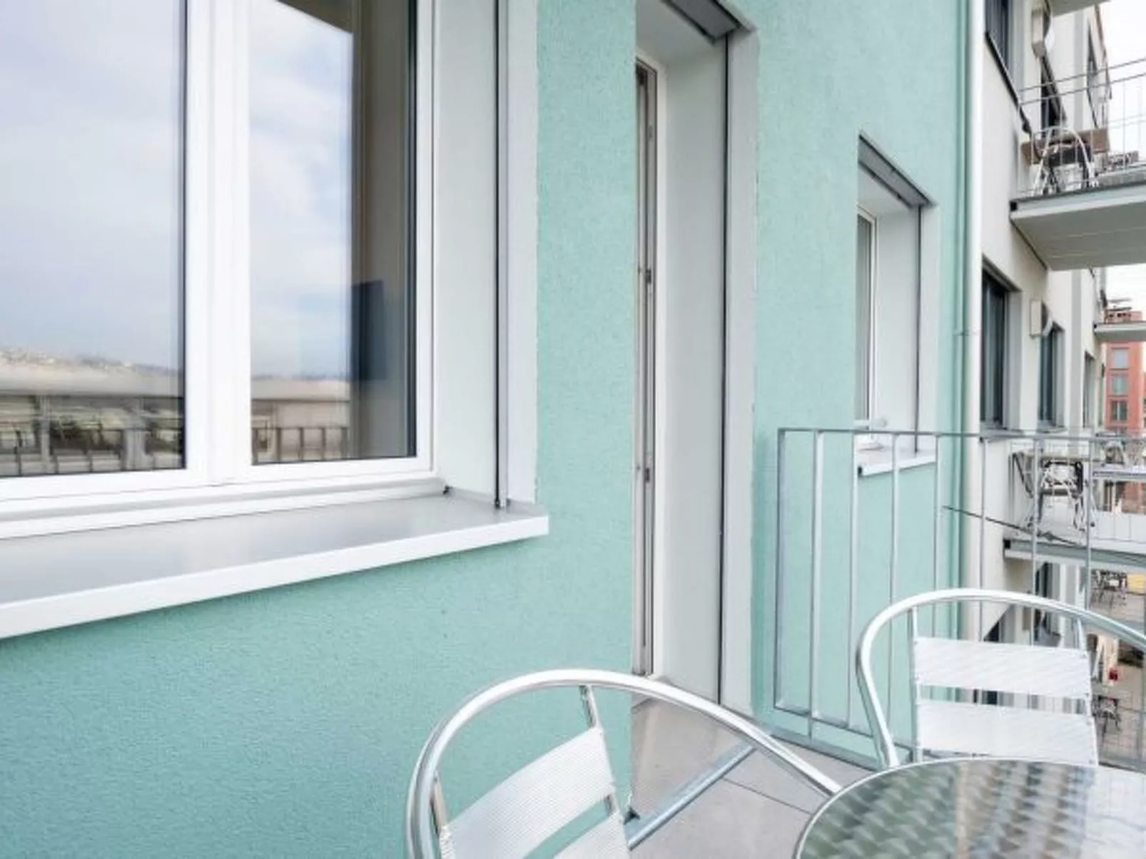 ZH Blue 3 - Letzigrund HITrental Apartment - Buiten