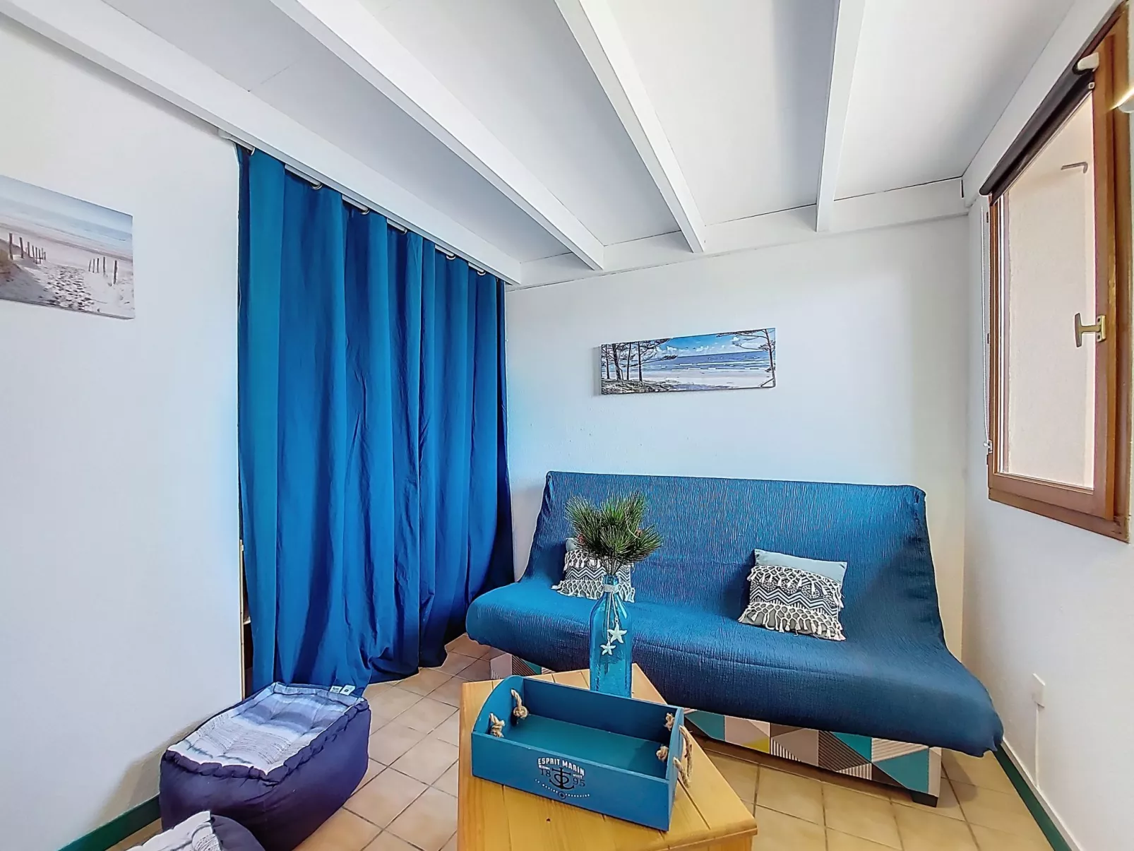 Les Soleils Rouges - Binnen