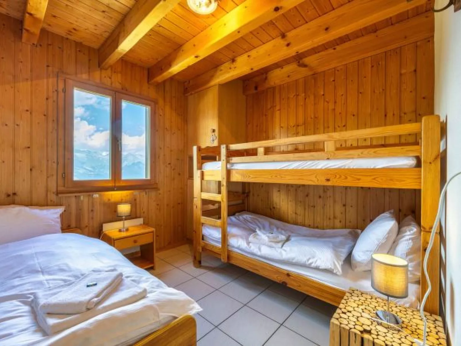 Chalet Les 2 Sabots - ski/in-out - Binnen